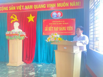 Lễ Kết nạp đảng viên mới ngày 18/10/2024